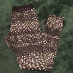 Nike pro workout leggings